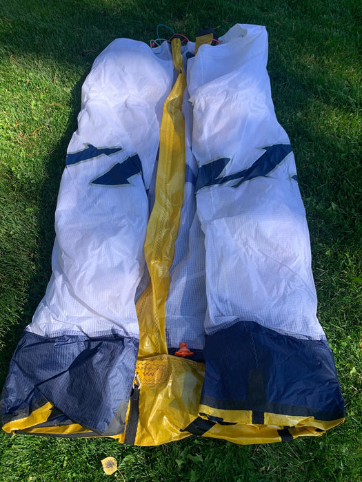 40% OFF A+ 2026 NAISH PIVOT NVISION ALUULA 9M. INCLUDES FREE NEW 2026 PROLIMIT VAPOR HARDSHELL HARNESS - Wing and Kite